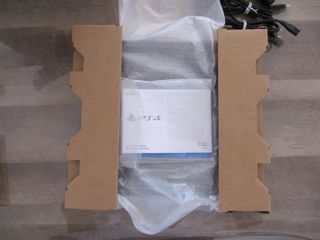 Consola PS4 Slim 1TB + 2 Mandos + Cables