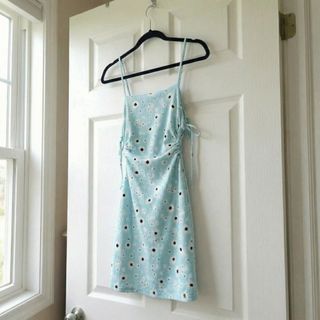 Vestido Bershka mini flores azul fruncido Talla M