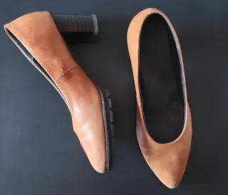 Zapatos de tacón marrones