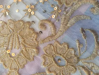 Manteletas Falleras Doradas y Blancas