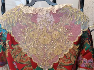 Manteletas Falleras Doradas y Blancas