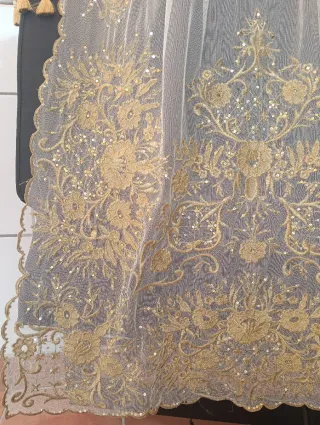 Manteletas Falleras Doradas y Blancas