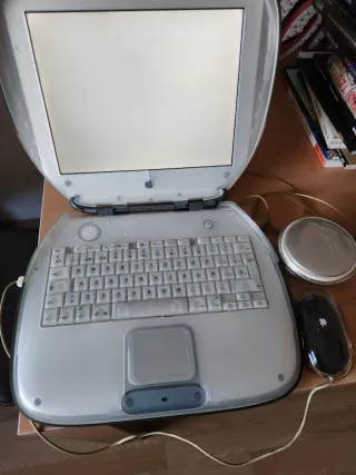 iBook Apple Blanco