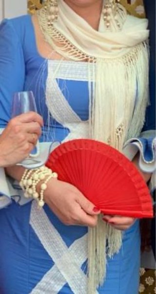 Traje de flamenca azul talla 44 aprox.