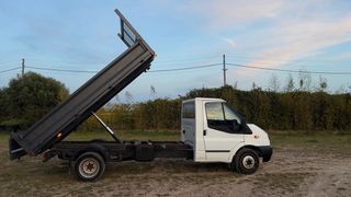 Ford Transit 2006 VOLQUETE como nuevo.