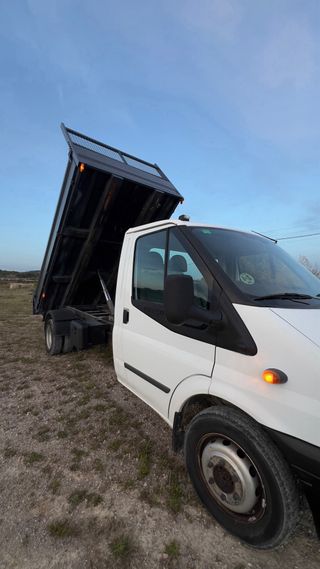 Ford Transit 2006 VOLQUETE como nuevo.