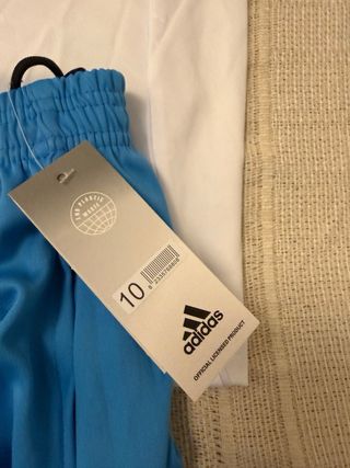 Chándal Adidas Real Madrid Niño 2026 talla 6/7 año