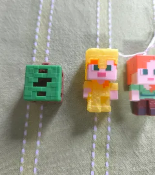 Figuras Minecraft Kinder Sorpresa