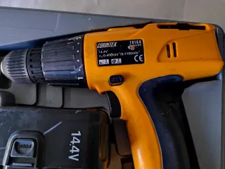 Taladro reversible 14.4V con cargador y baterías