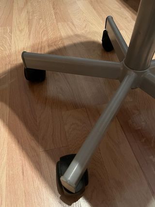 Silla rosa de plástico