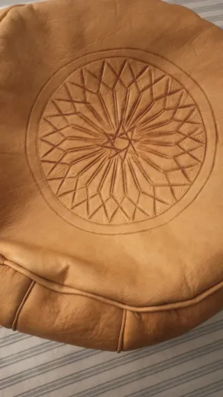 Puf de cuero artesanal beige/marrón