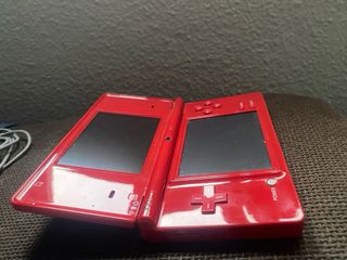 Nintendo DSi Roja