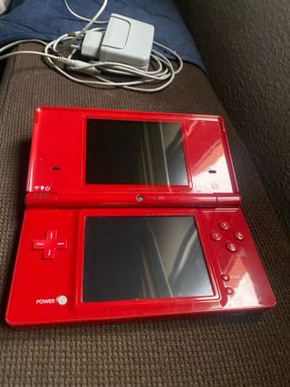 Nintendo DSi Roja