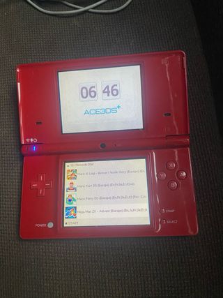 Nintendo DSi Roja