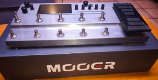 Pedalera Multiefectos Mooer GE300 + Case