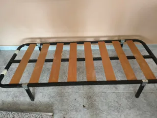 Base Cama Metal y Madera se incluye colchón