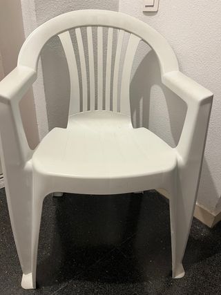 Sillas de terraza blancas de plástico  5 unidades