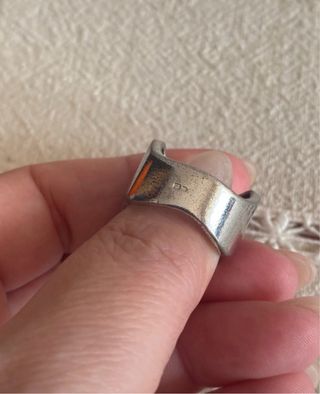 Anel Prata com Pedras Pretas