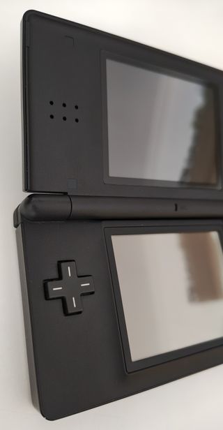 Nintendo DS Lite negra + juegos + cargador y lápiz