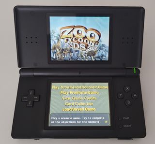 Nintendo DS Lite negra + juegos + cargador y lápiz