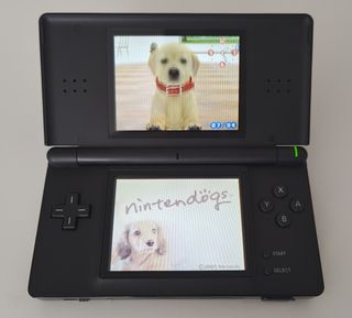Nintendo DS Lite negra + juegos + cargador y lápiz