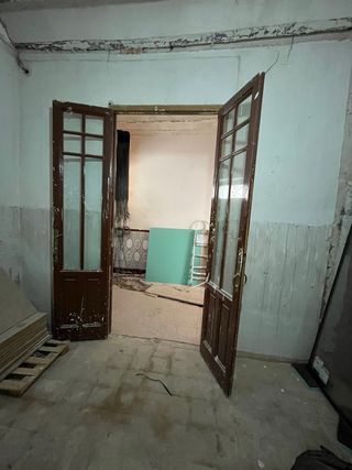 Puertas antiguas de madera con cristales