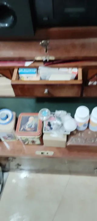 Escritorio  Mueble de madera marrón