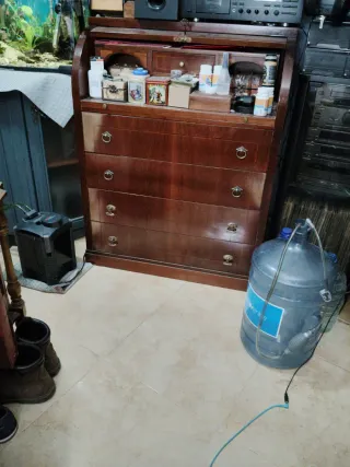 Escritorio  Mueble de madera marrón