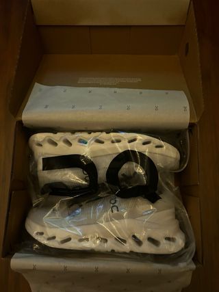 Zapatillas On Cloudtilt negras y blancas