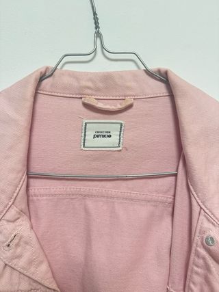 Chaqueta vaquera crop rosa Pimkie