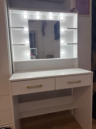 Tocador Blanco con Luces LED y Cajones Dorados