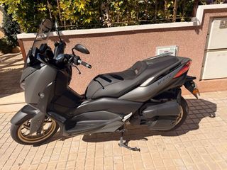 Yamaha XMAX Tech MAX 2020 Gris/Dorado