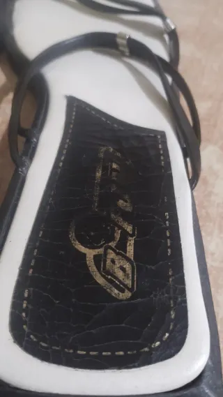 Sandalias negras