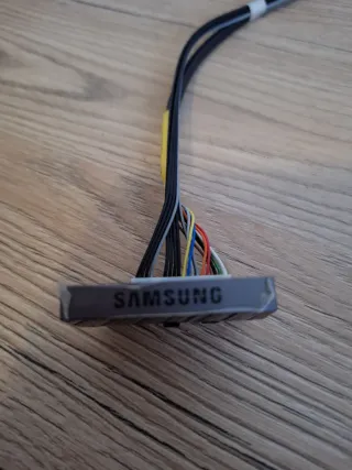 Componentes del Smart TV Samsung UE55AU7105KXXC