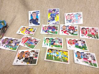 Lote de cromos variados