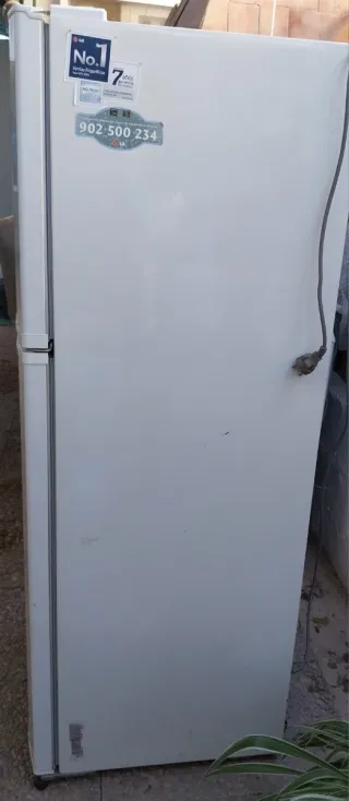 Nevera Mediana LG Blanca Alguna raya ,se ve en fot
