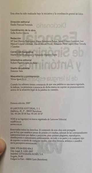 Diccionario Esencial de Sinónimos y Antónimos