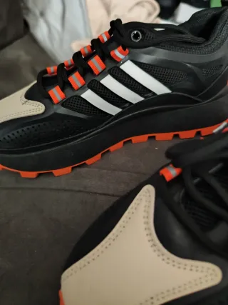 Zapatillas Hombre Negras y Naranjas