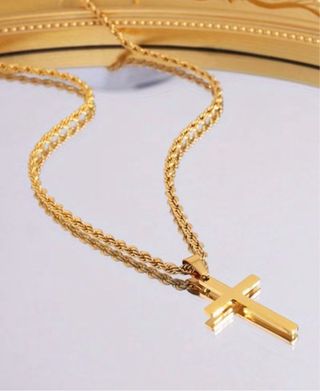Collar de acero inoxidable con cruz