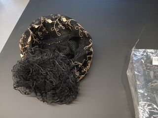 Gorro turbante encaje negro dorado