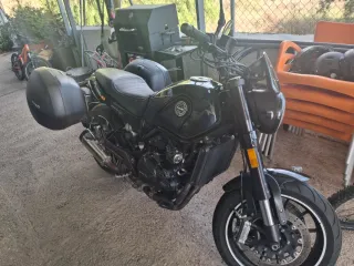 Benelli Leoncino 500 Negra