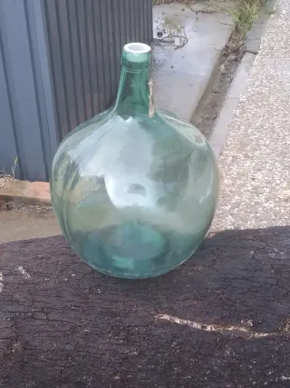 Damajuana de cristal verde