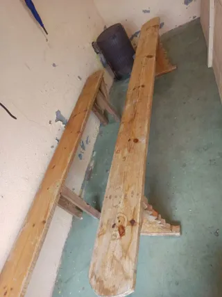 Conjunto Mesa, Banco y Sillas Madera.