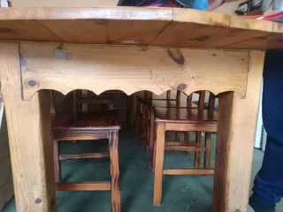 Conjunto Mesa, Banco y Sillas Madera.