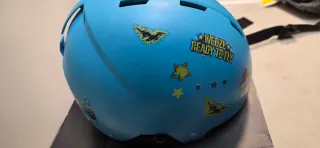 Casco y gafas de esquí para niño