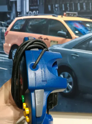 Mando. Aceptable. Nintendo 64 Azul.