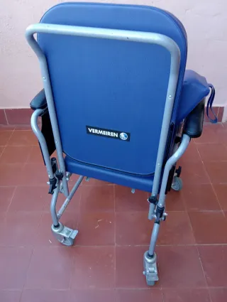 Silla con ruedas aseo/inodoro reclinable Vermeiren