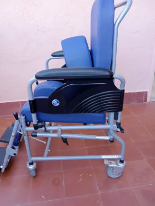 Silla con ruedas aseo/inodoro reclinable Vermeiren