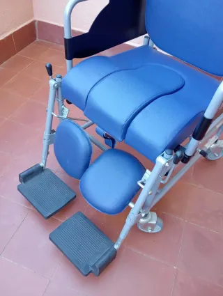 Silla con ruedas aseo/inodoro reclinable Vermeiren