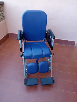 Silla con ruedas aseo/inodoro reclinable Vermeiren